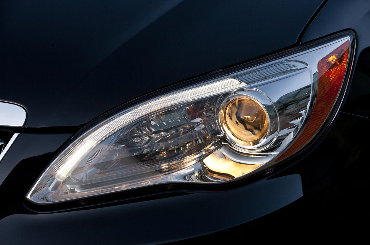 Chrysler to launch 200 saloon