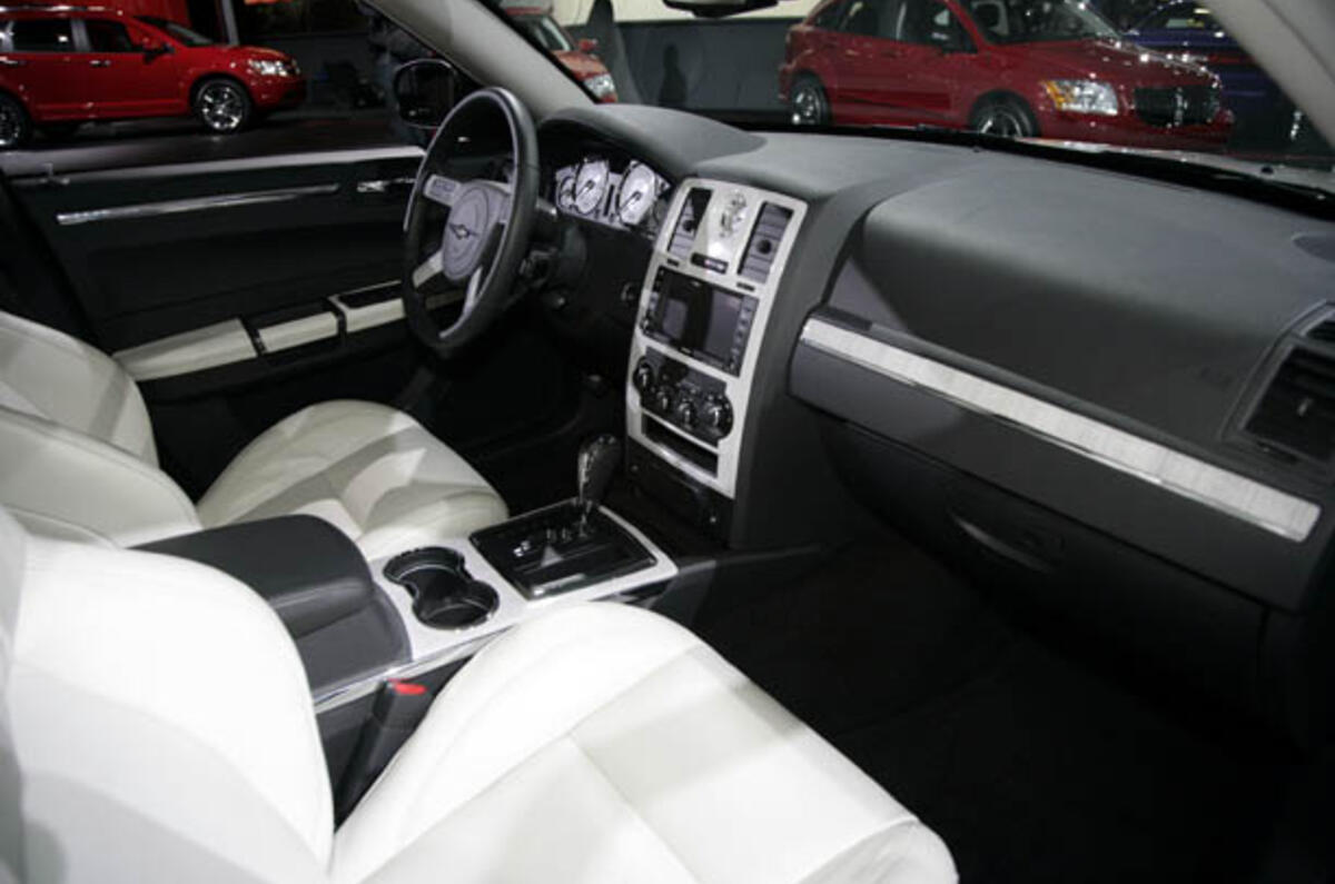 Detroit show: Chrysler 300C