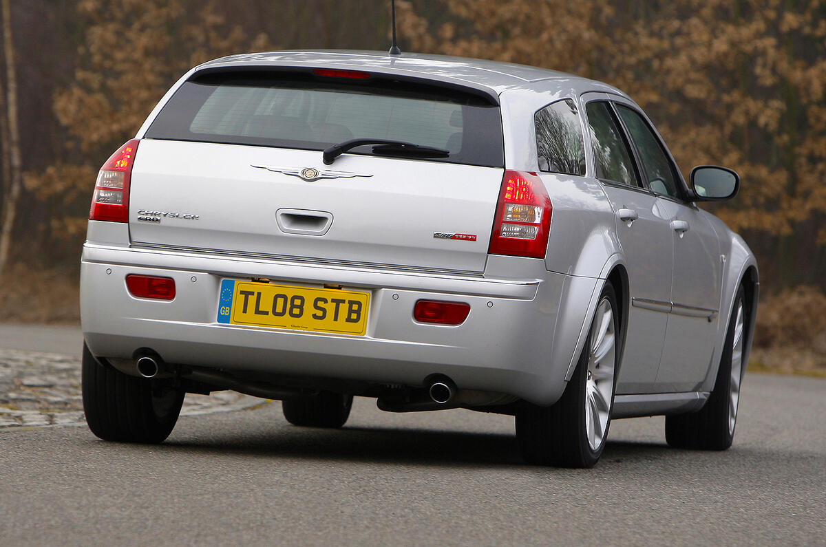 Chrysler 300C estate axed