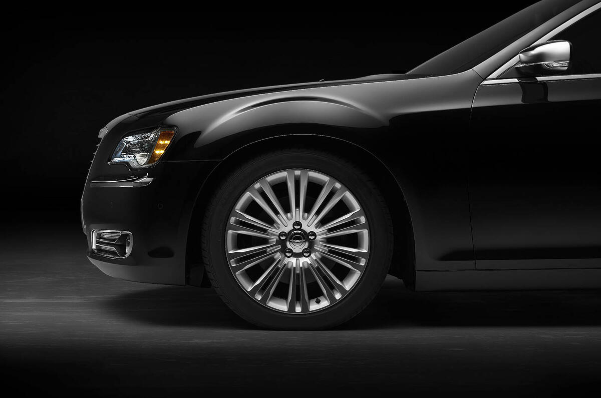 no title Detroit motor show: Chrysler 300C