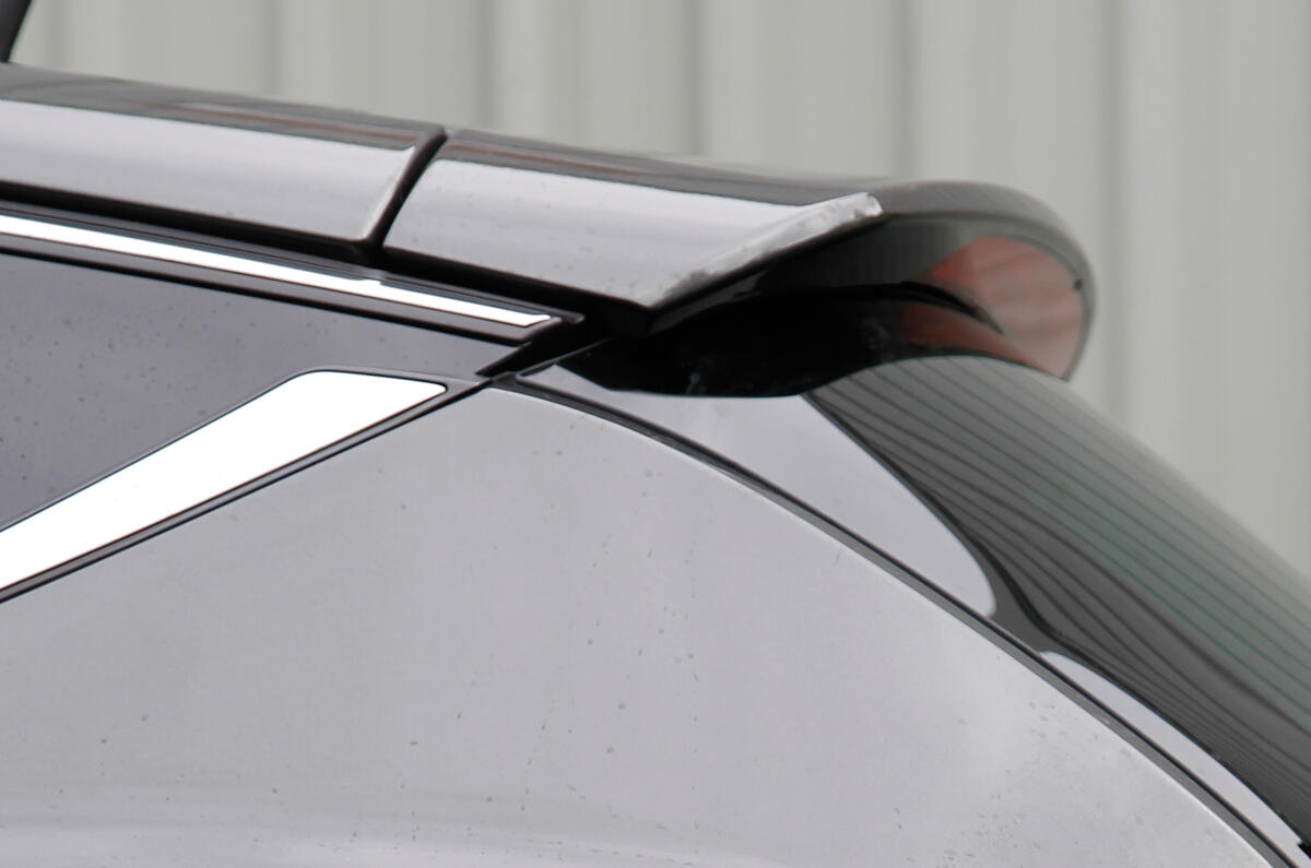 Chrysler Delta roof spoiler