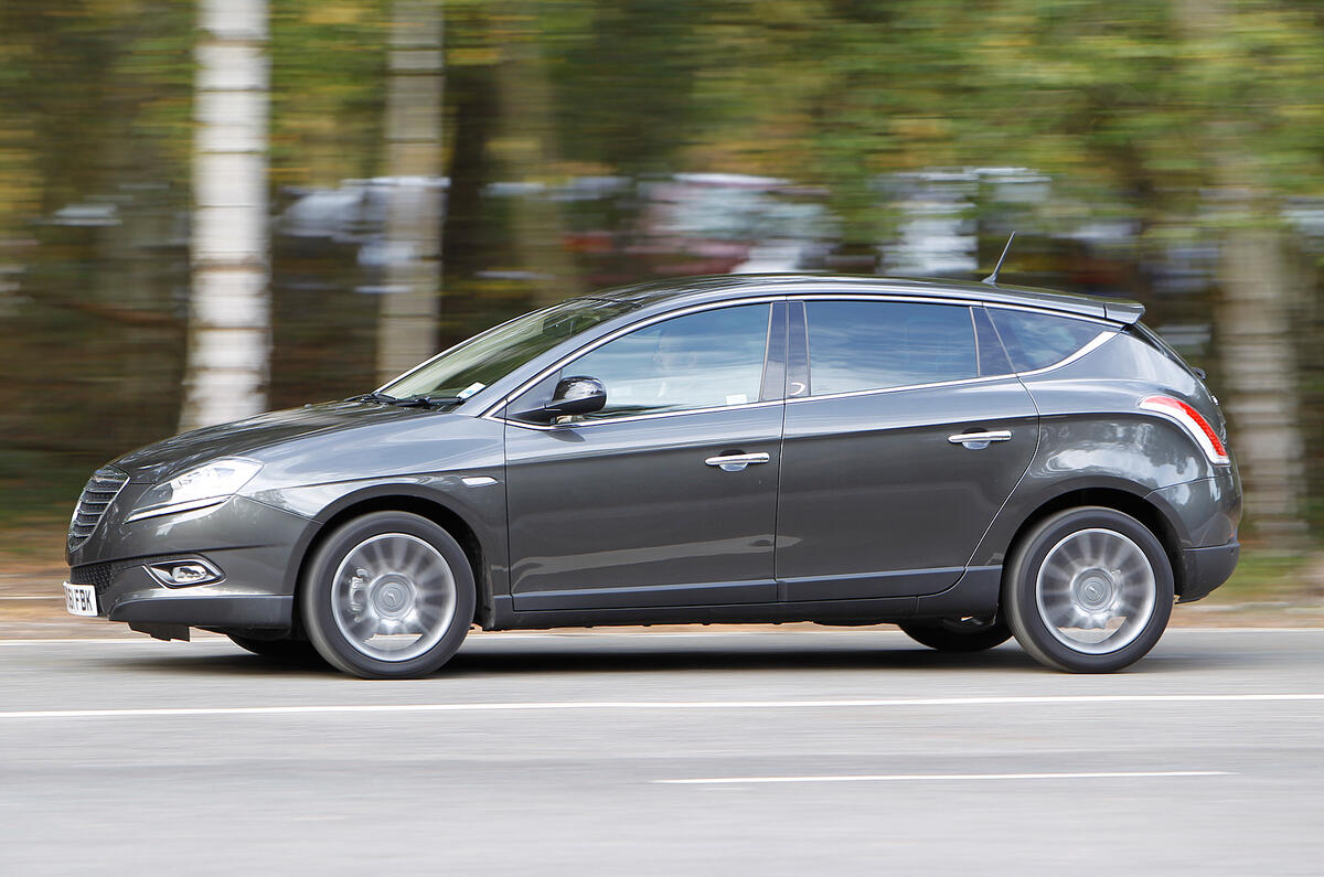 Chrysler Delta side profile