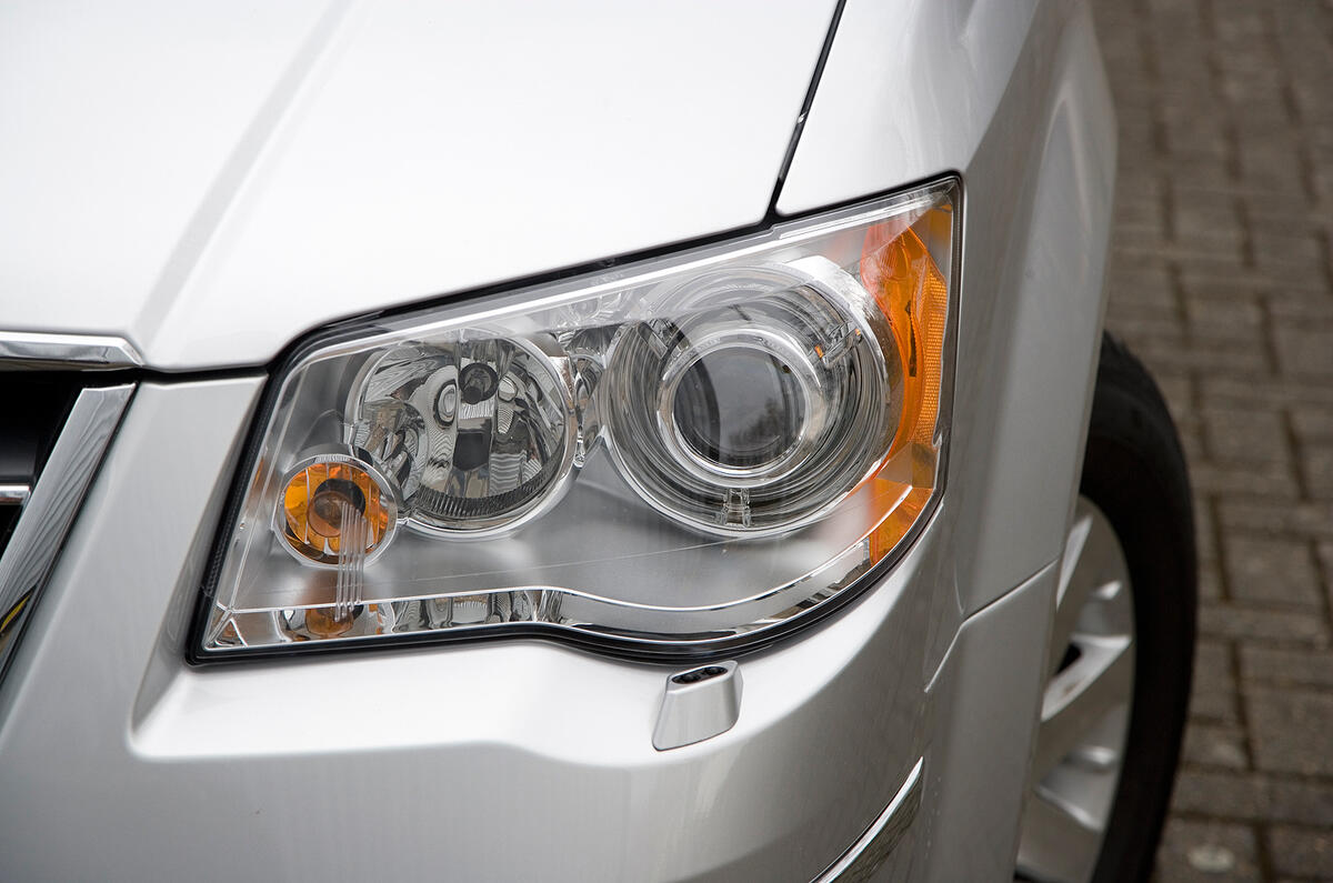 Chrome elements are one of the things associated with Chrysler, says the company Chrysler Voyager headlights