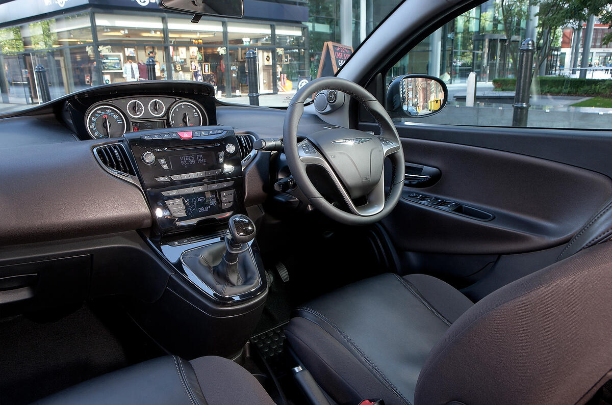 Chrysler Ypsilon interior
