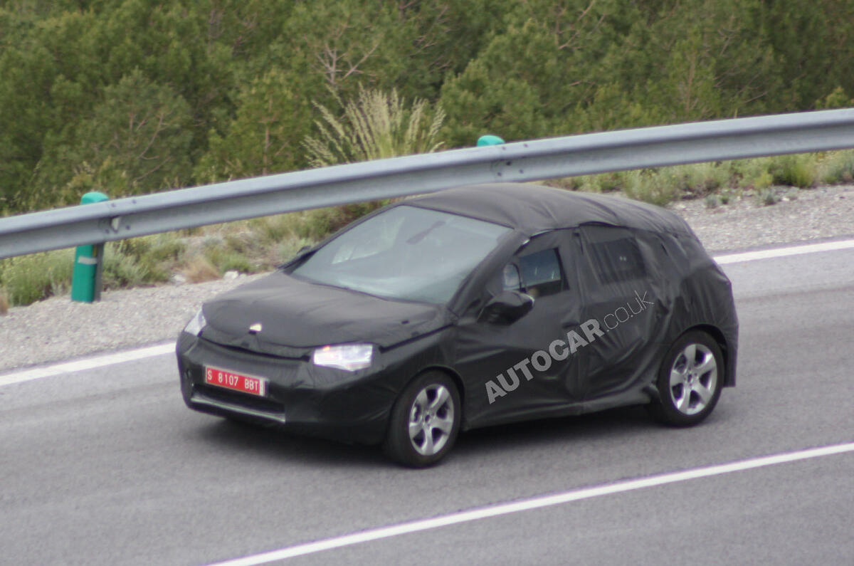 no title Citroen DS4: first spy pics
