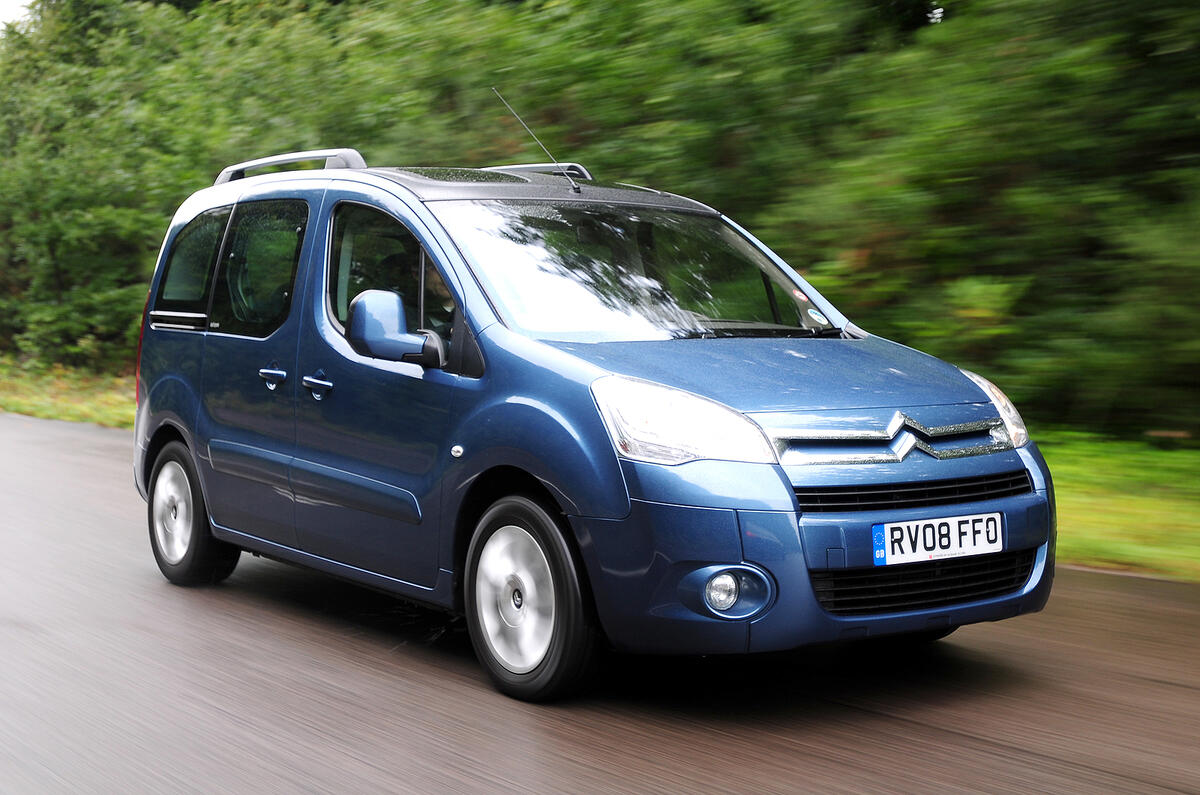 For a car that puts out just 89bhp and tips Mira’s scales at 1580kg, the 1.6HDi Berlingo actually acquits itself reasonably well Citroën Berlingo front quarter