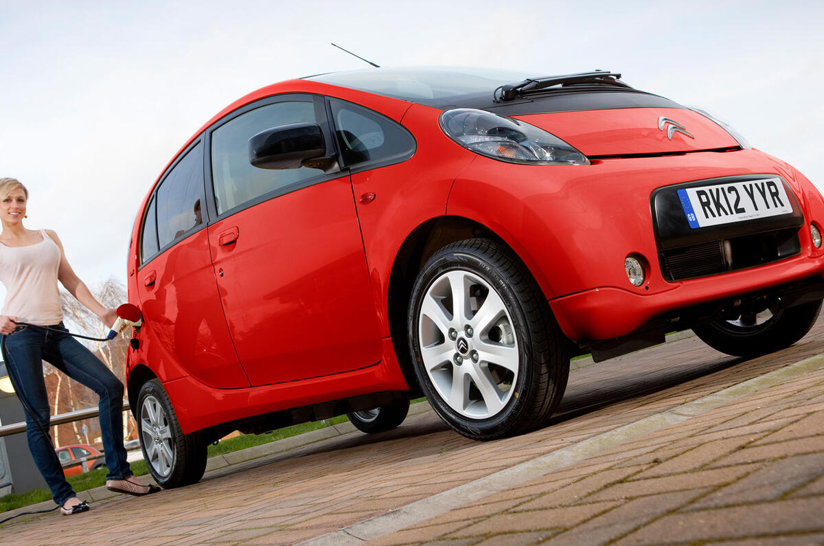 Citroën C-Zero recharging