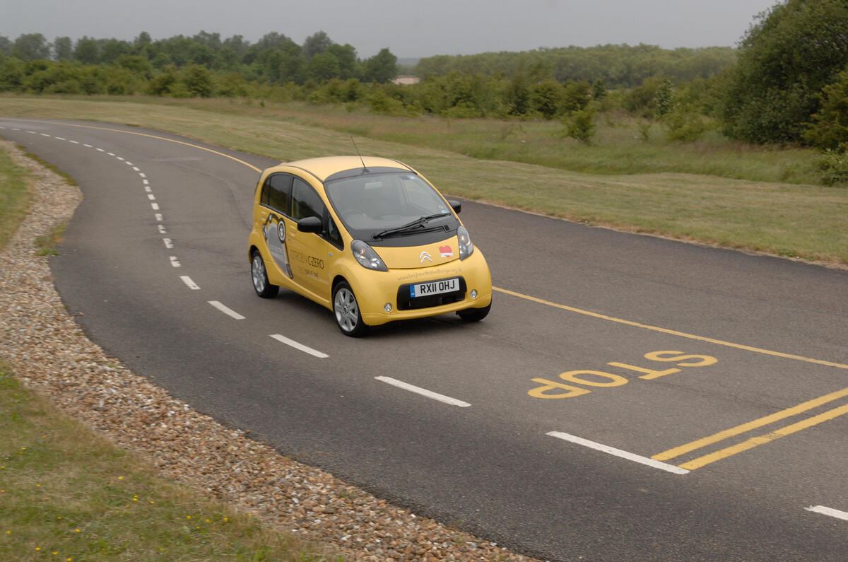 Citroën C-Zero cornering