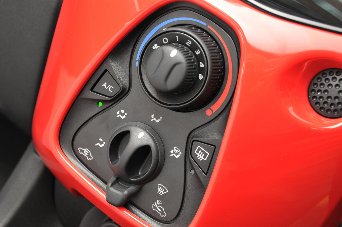 Citroen C1 climate controls