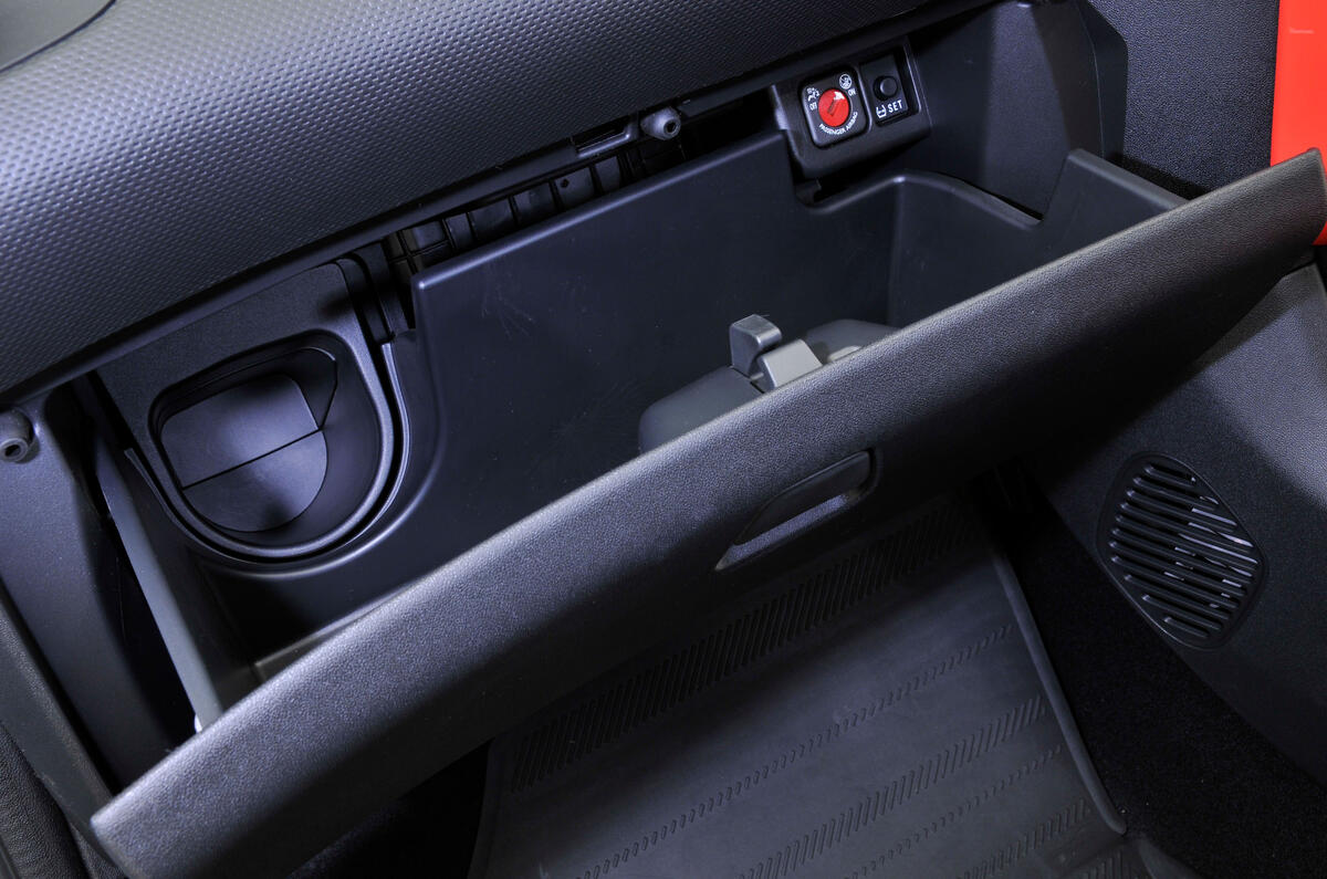 Citroen C1 glovebox