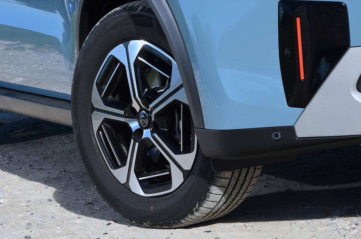 Citroen C3 Airocross avis 2025 05 roue Citroen C3 Airocross avis 2025 05 roue