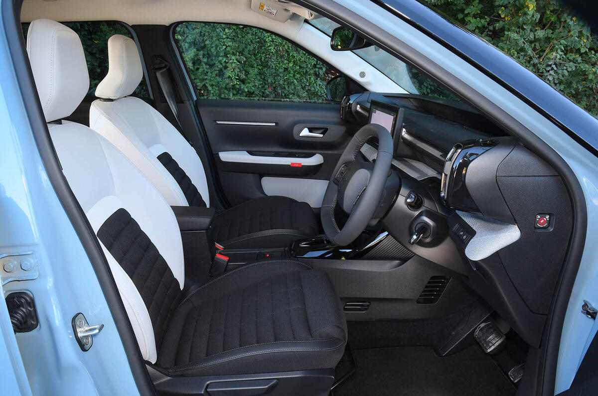 Citroen C3 Airocross avis 2025 19 sièges avant Citroen C3 Airocross avis 2025 19 sièges avant
