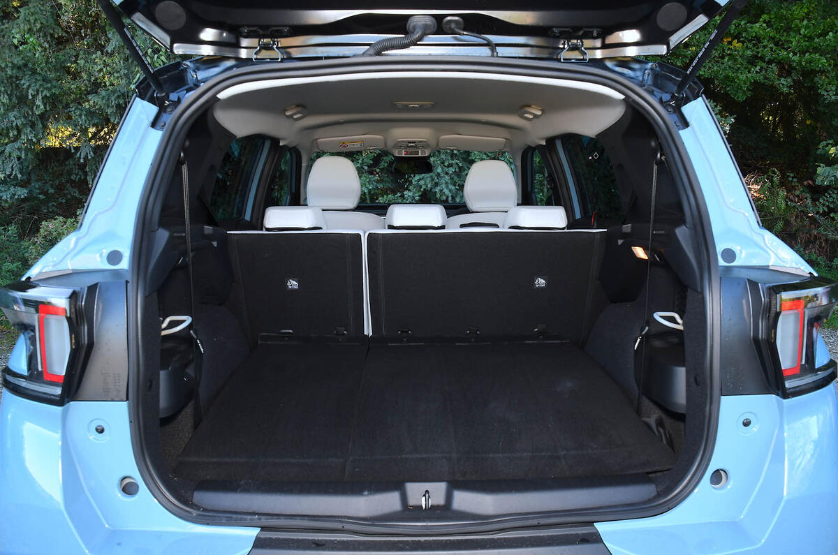 Citroen C3 Airocross avis 2025 22 boot Citroen C3 Airocross avis 2025 22 coffre