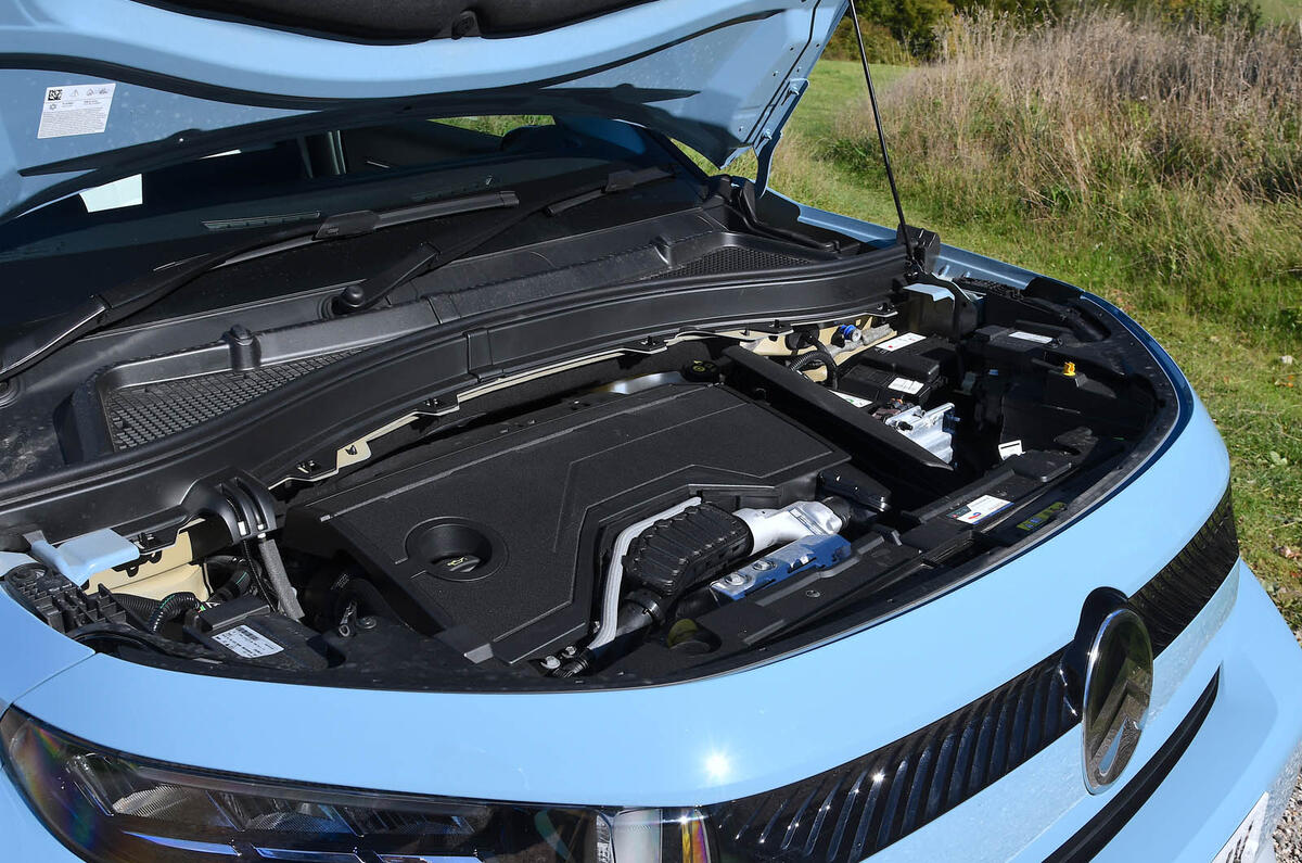 Citroën C3 Airocross : essai 2025 24 baie moteur Citroen C3 Airocross avis 2025 24 compartiment moteur