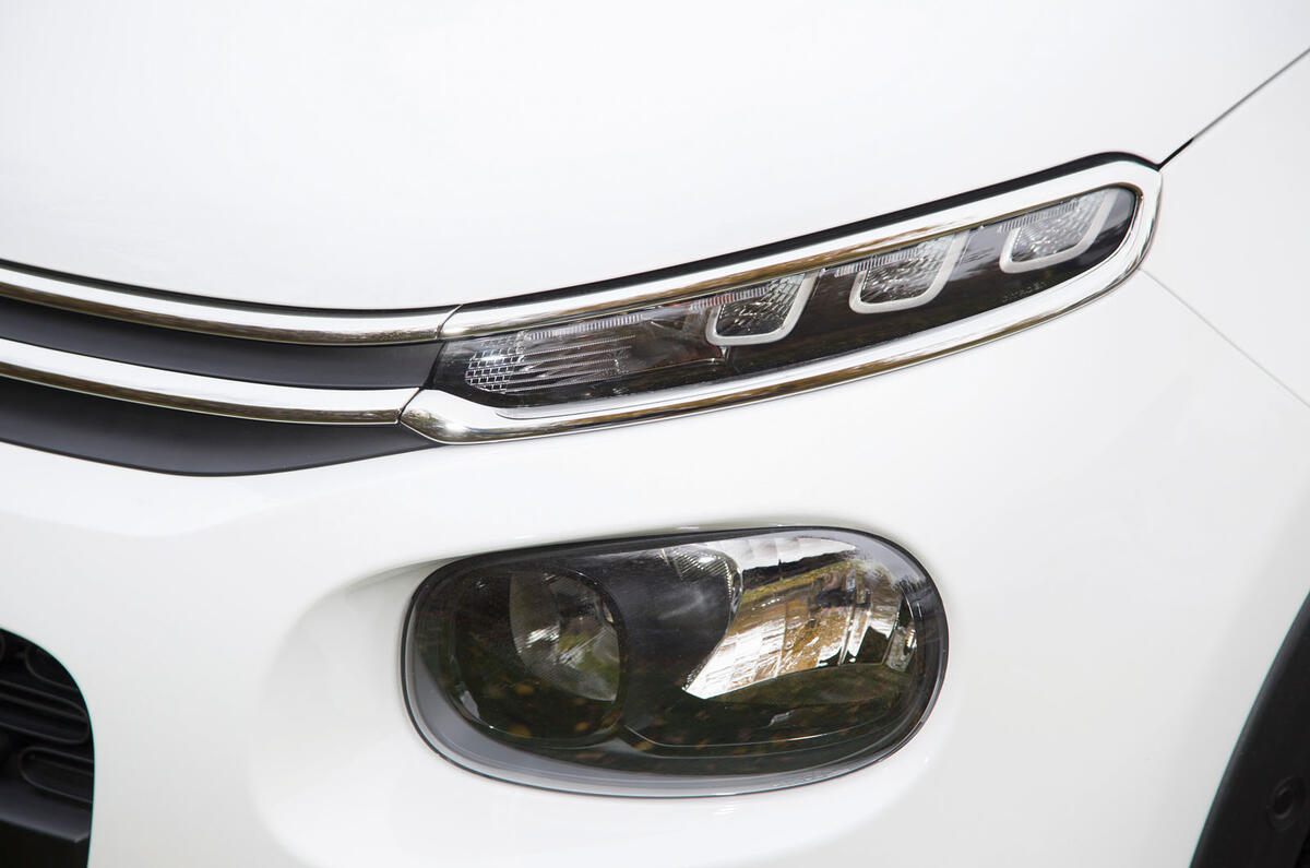 Citroën C3 headlights