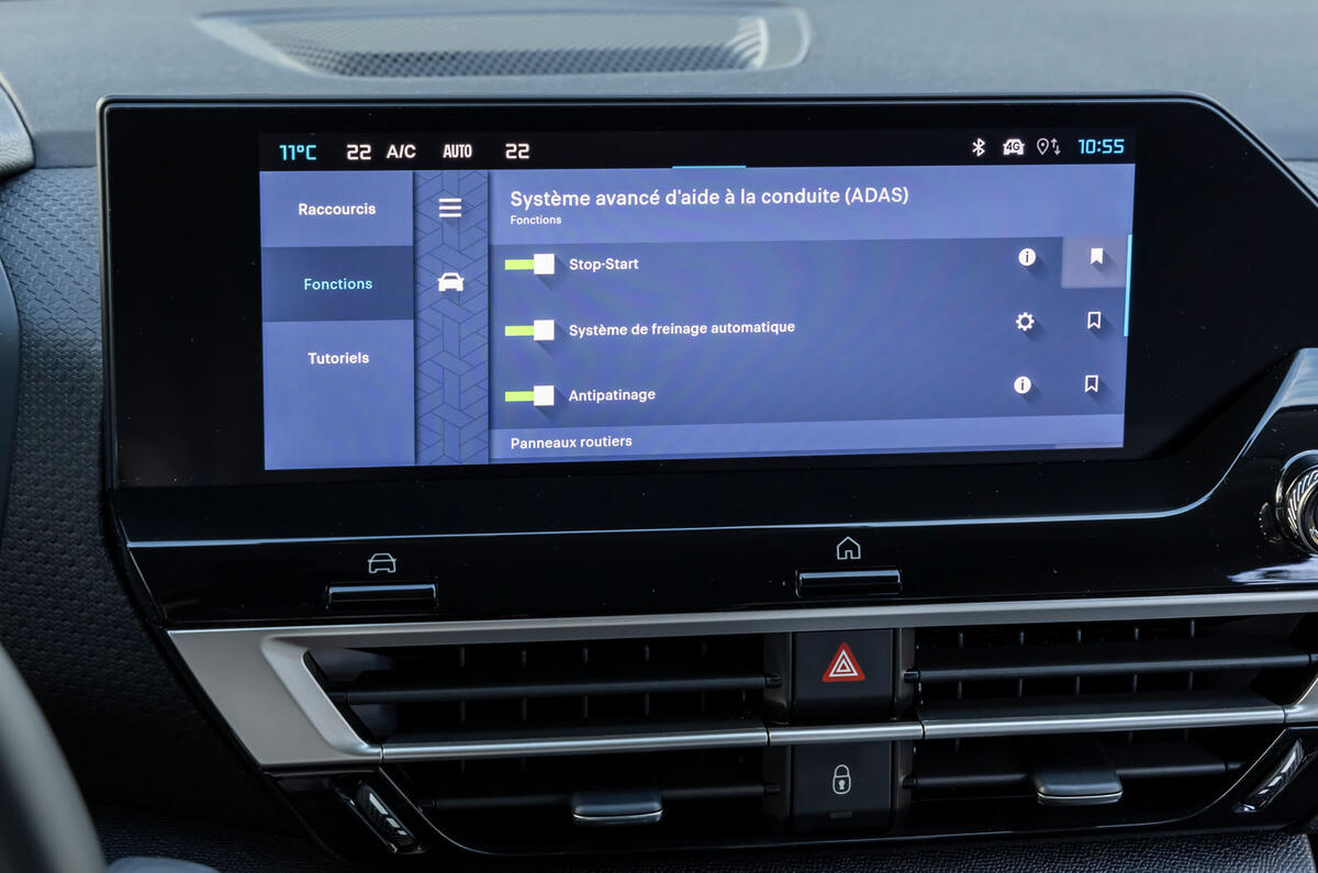 Citroen C4 review 2025 010 infotainment