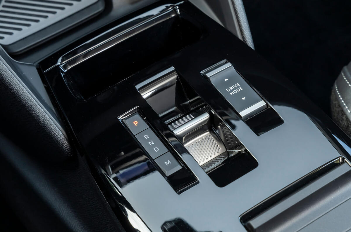 Citroen C4 review 2025 012 centre console