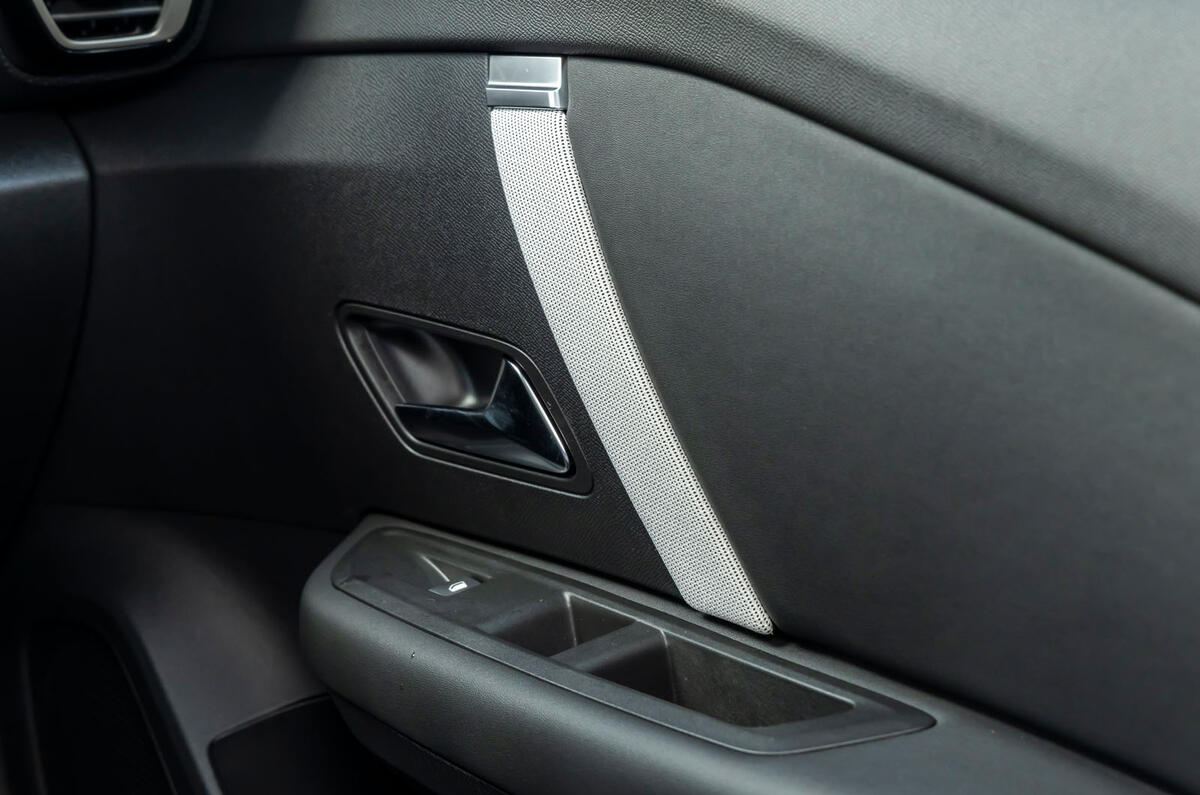 Citroen C4 review 2025 013 door