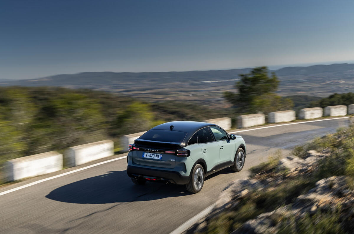 Citroen C4 review 2025 021 panning