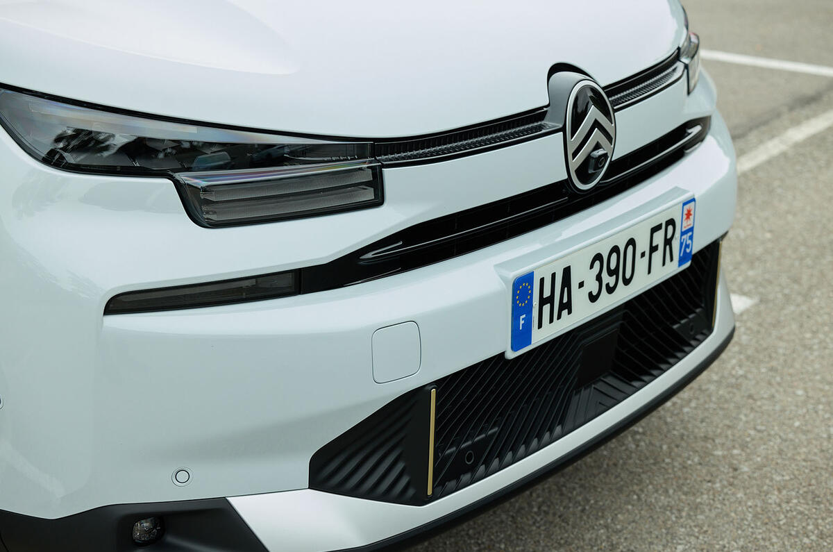 citroen C4 X review 2025 004 grill citroen C4 X review 2025 004 grill