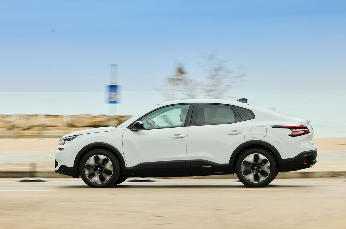 citroen C4 X review 2025 012 panning citroen C4 X review 2025 012 panning