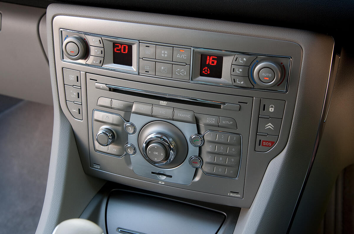 Citroën C5 climate control switchgear