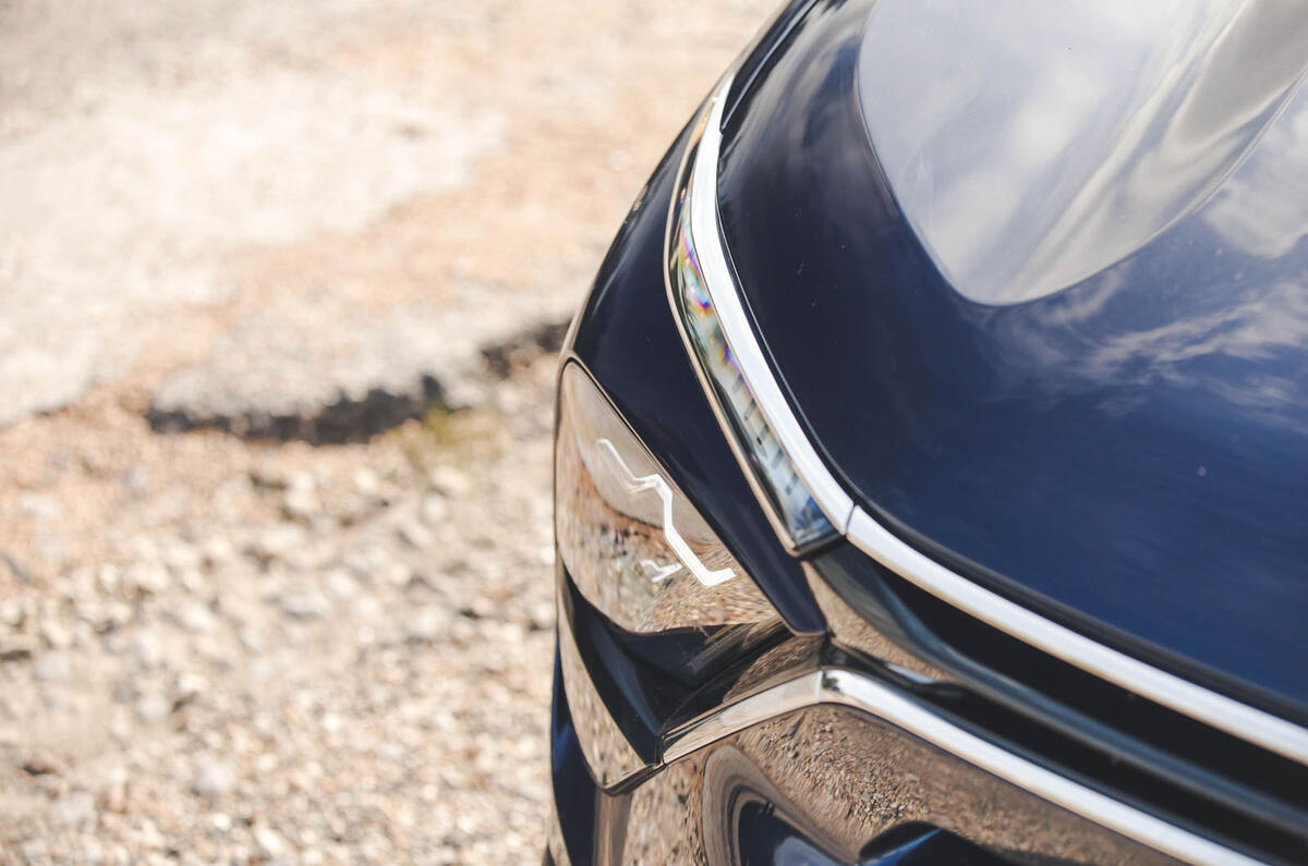 Citroen C5X review 2024 06 trim