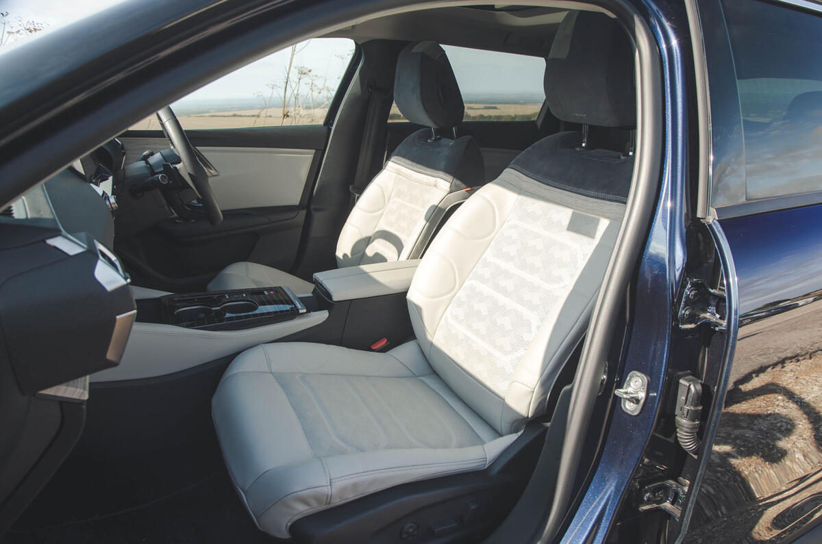 Citroen C5X review 2024 13 front seats