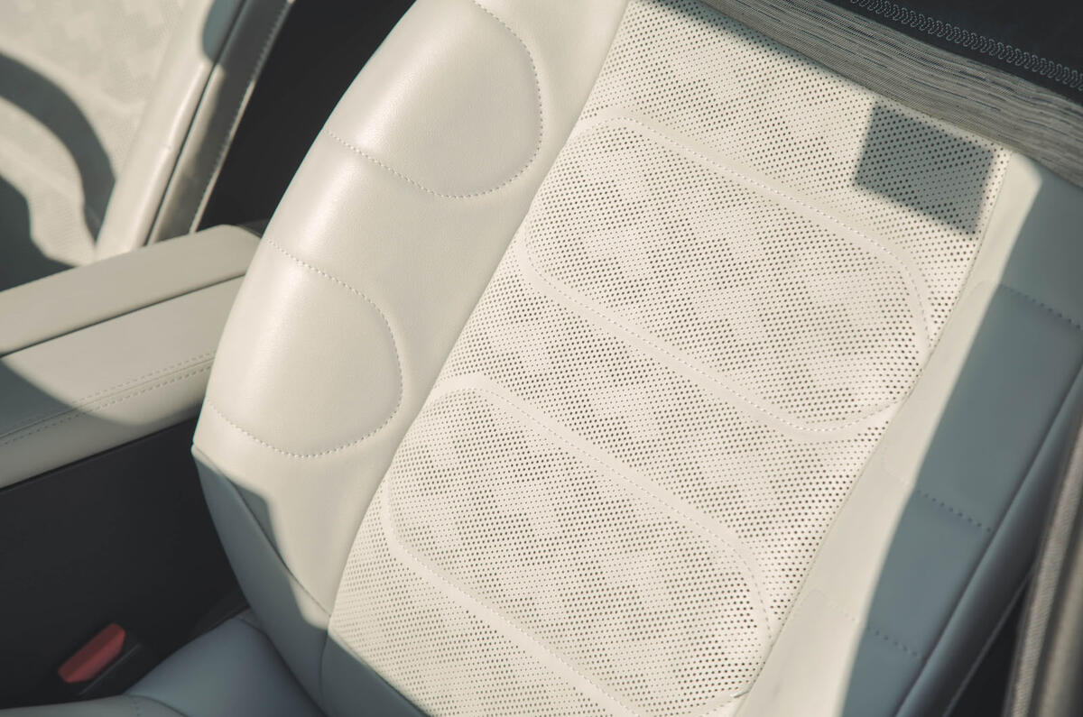 Citroen C5X review 2024 14 trim