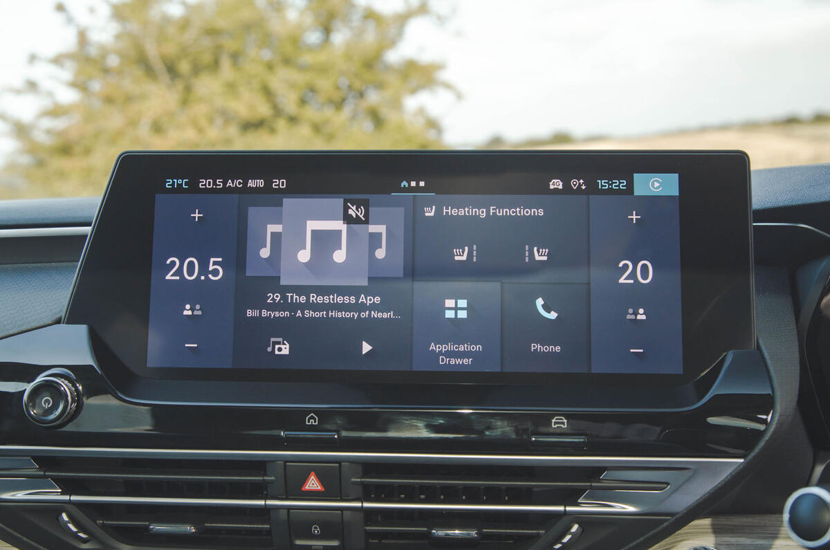 Citroen C5X review 2024 16 infotainment