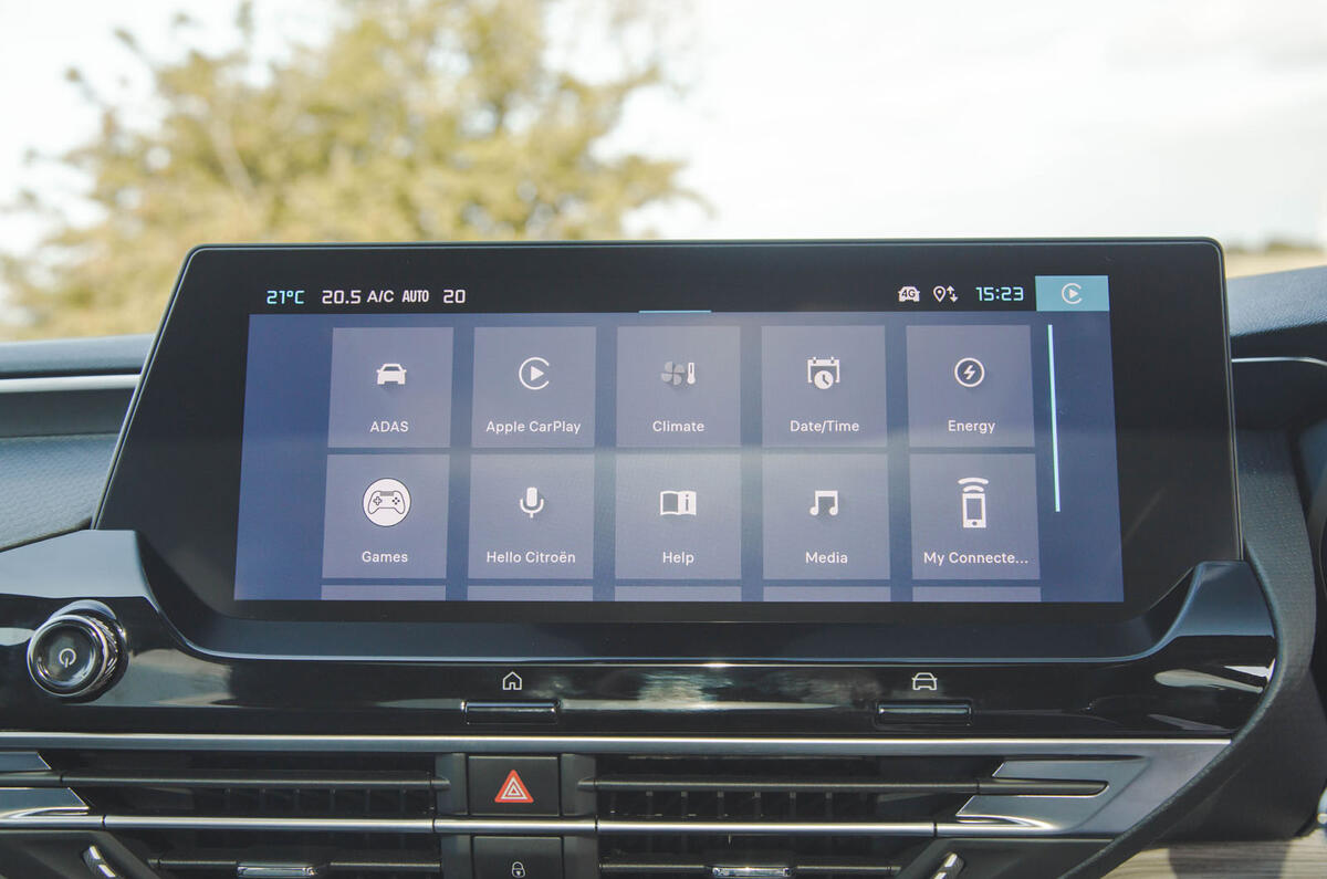 Citroen C5X review 2024 17 infotainment