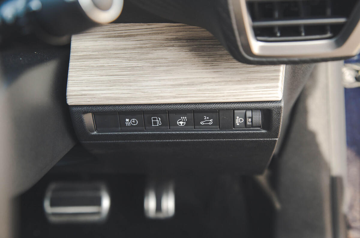 Citroen C5X review 2024 20 buttons