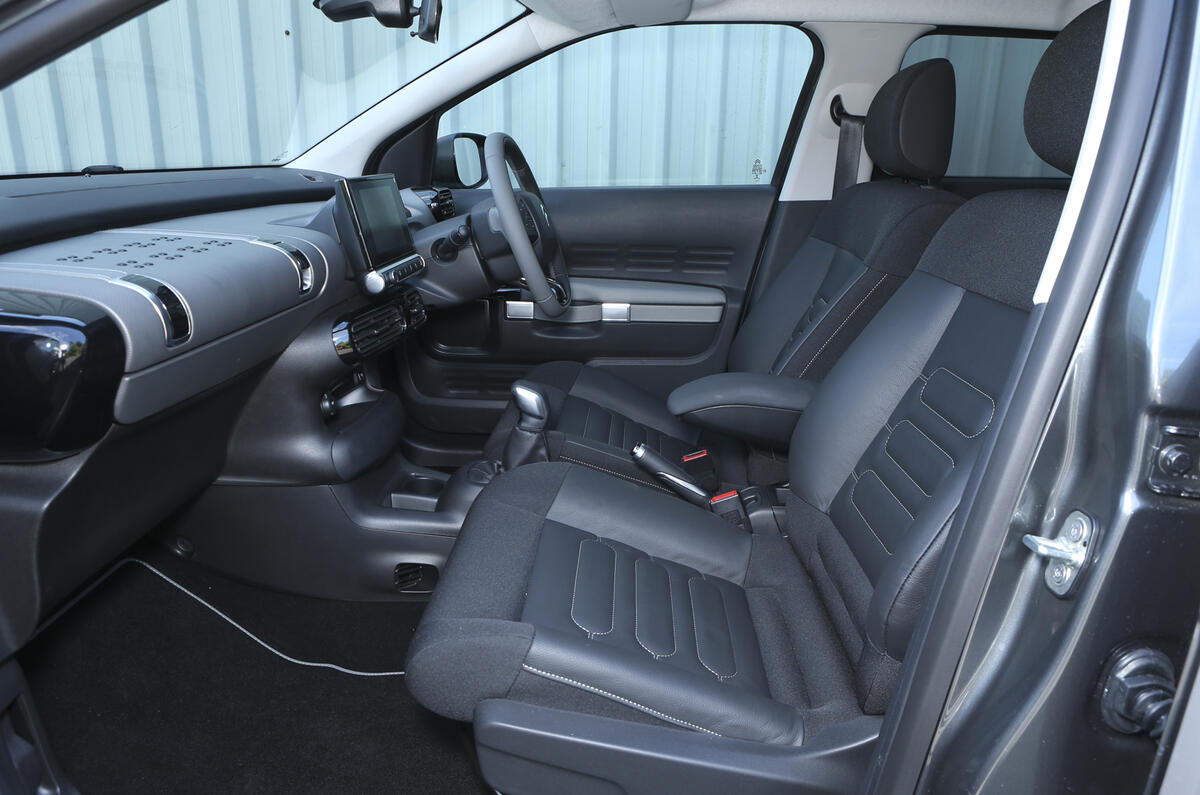 Citroën C4 Cactus front seats