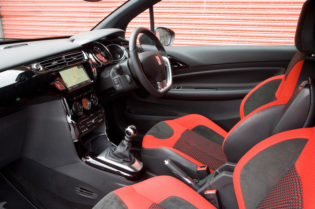 DS3 front seats