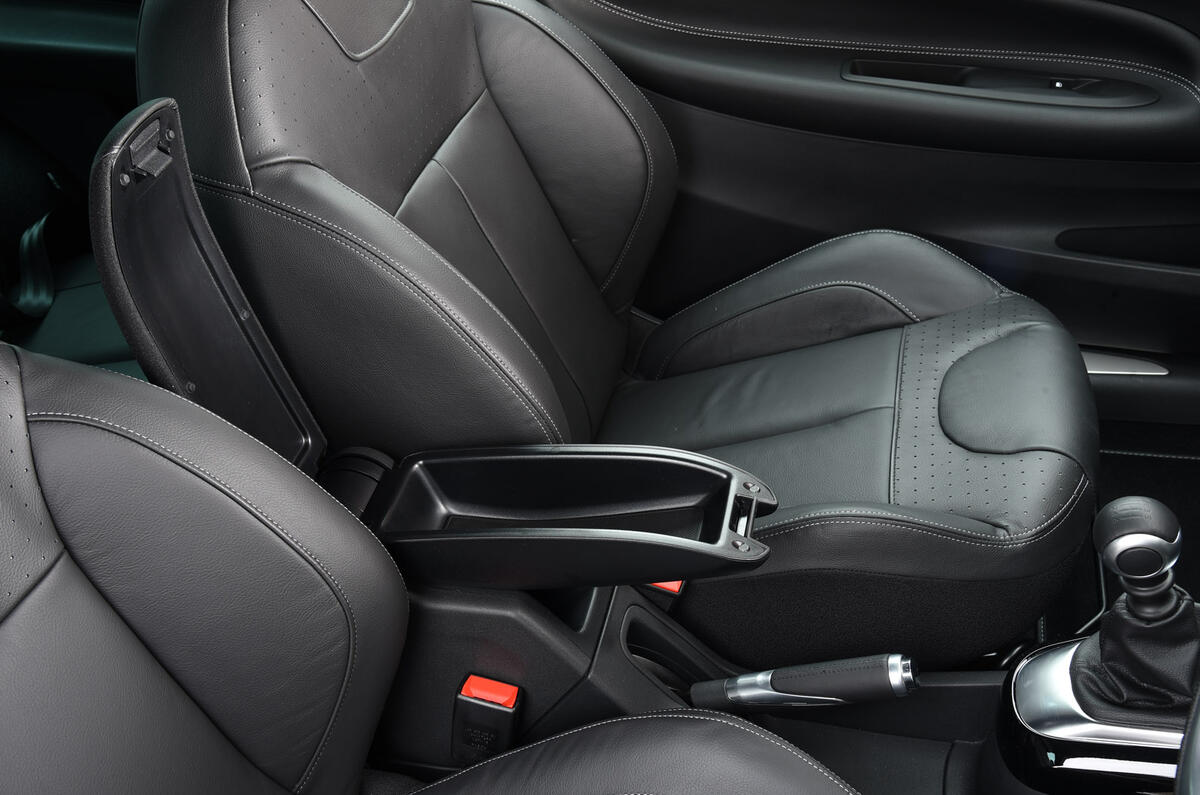 DS 3 front sport seats