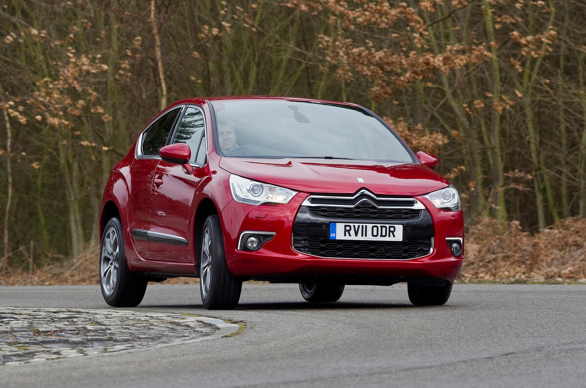 DS4 cornering