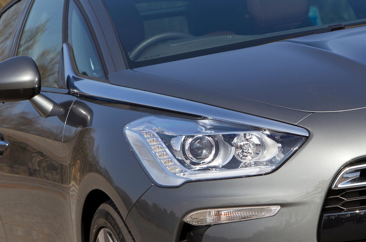 DS 5 headlight