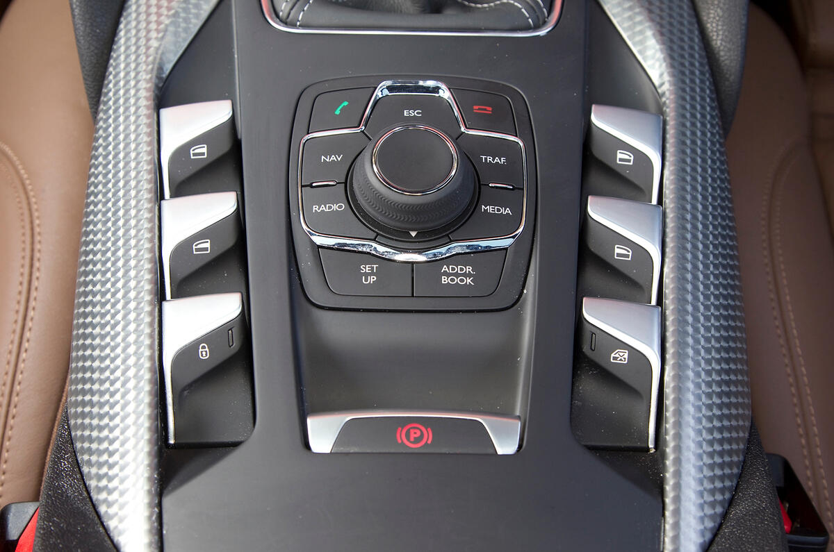 DS 5 infotainment controls