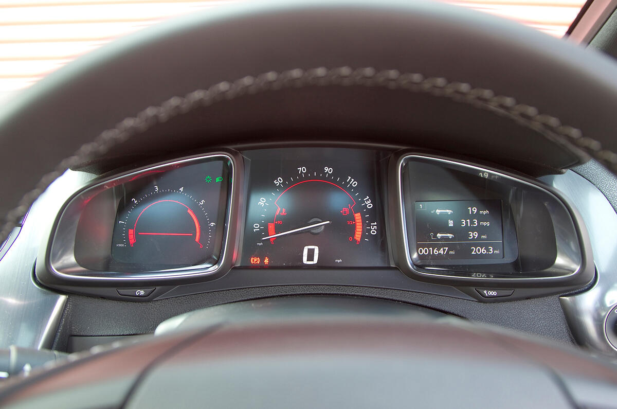 DS 5 digital instrument cluster