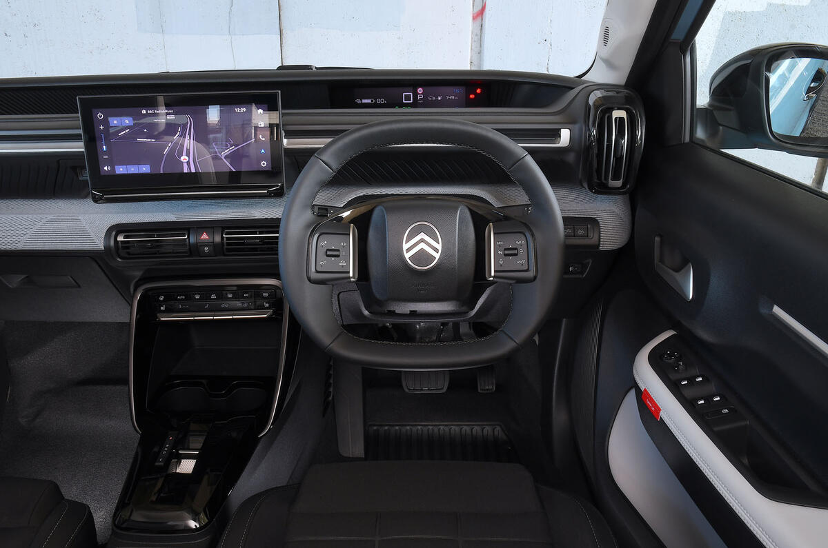 Citroen eC3 2025 Review dash 8875
