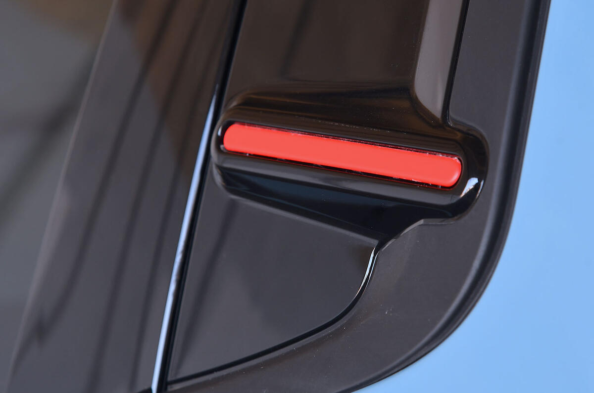 Citroen eC3 2025 Review rear door handle 8900