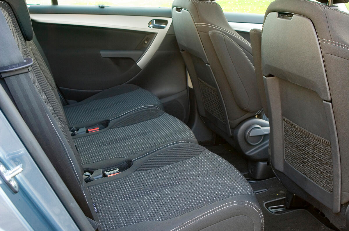 Citroen c4 picasso front seat removal Citroen c4 picasso front seat removal