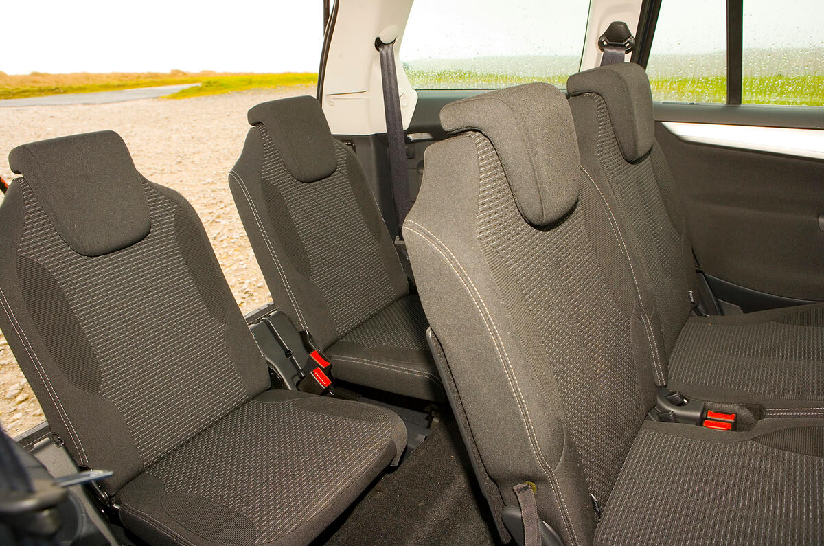 The rear seats are only really suitable for pre-teen kids Citroën Grand C4 Picasso seating