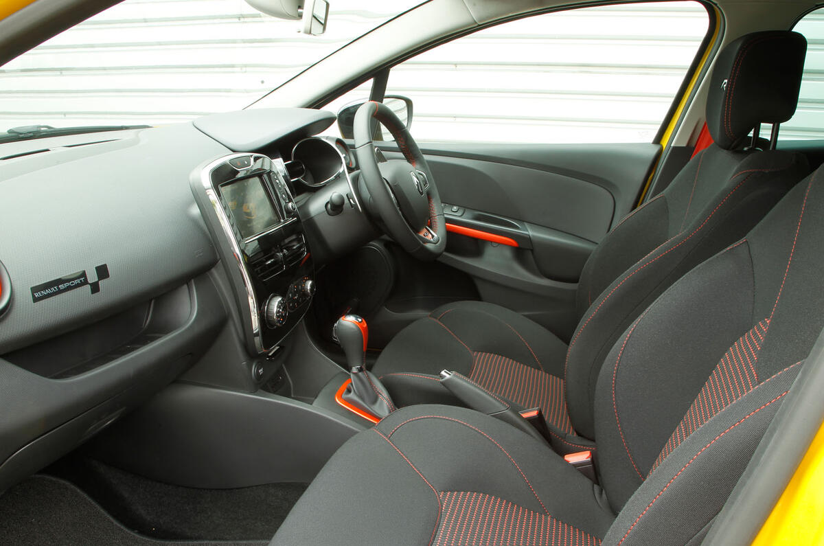 Renault Clio RS interior
