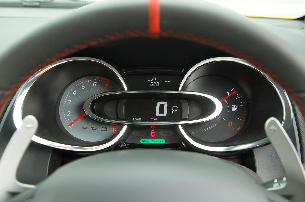 Renault Clio RS instrument cluster
