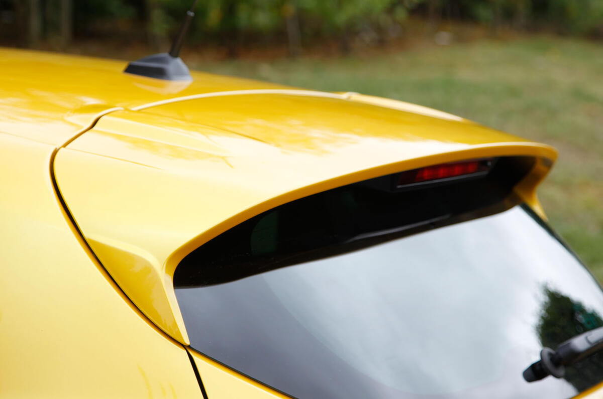 Renault Clio RS roof spoiler