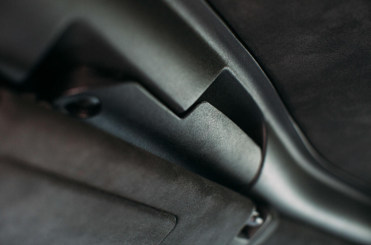 Corvette C7 Stingray roof latches