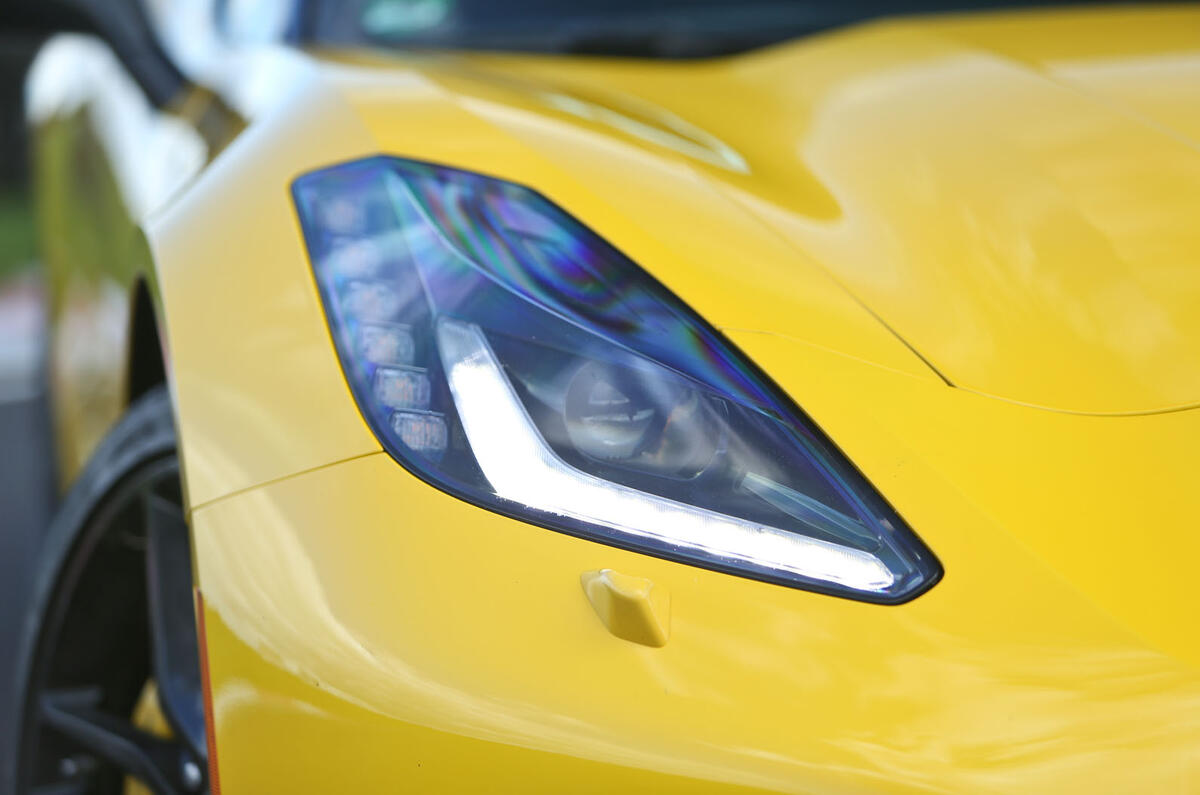 Corvette C7 Stingray headlights