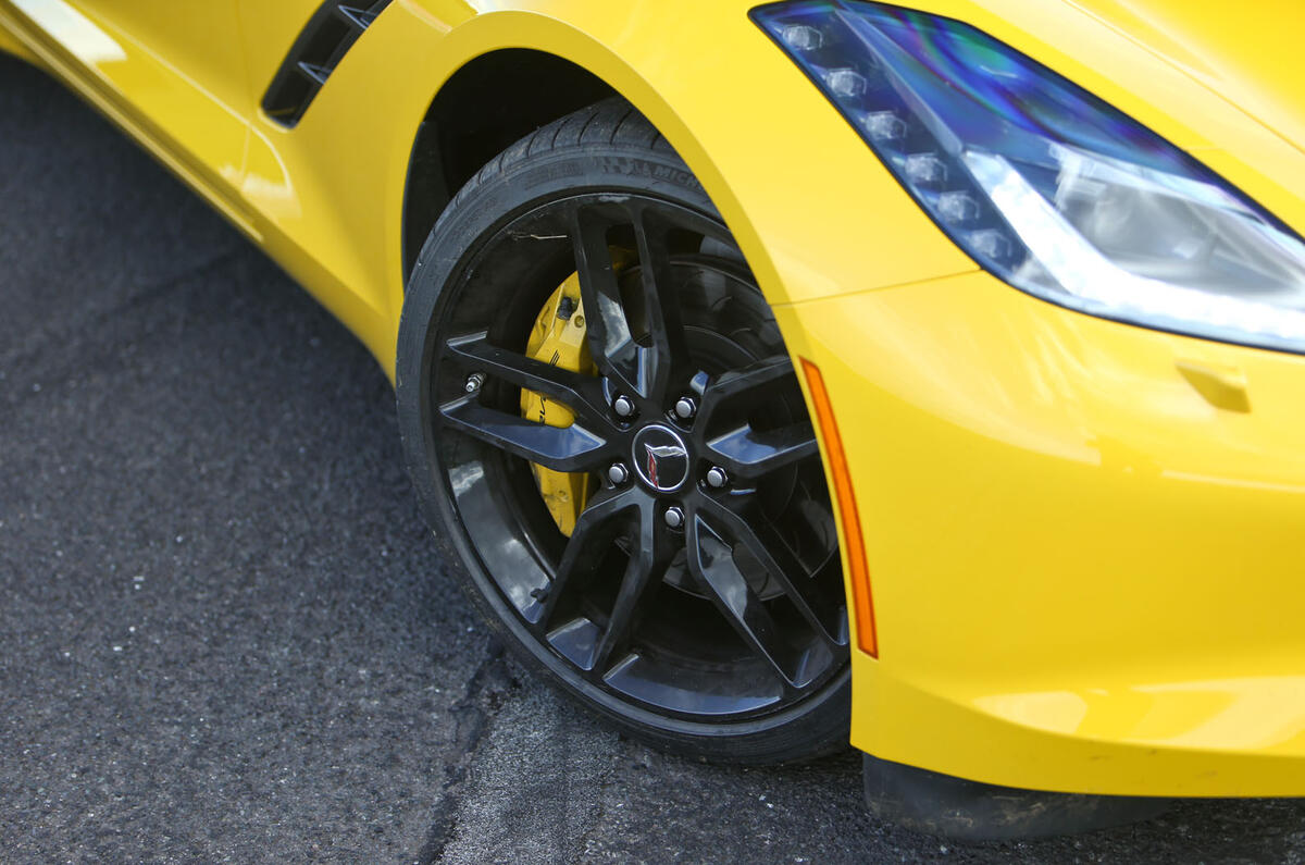 Corvette C7 Stingray black alloys