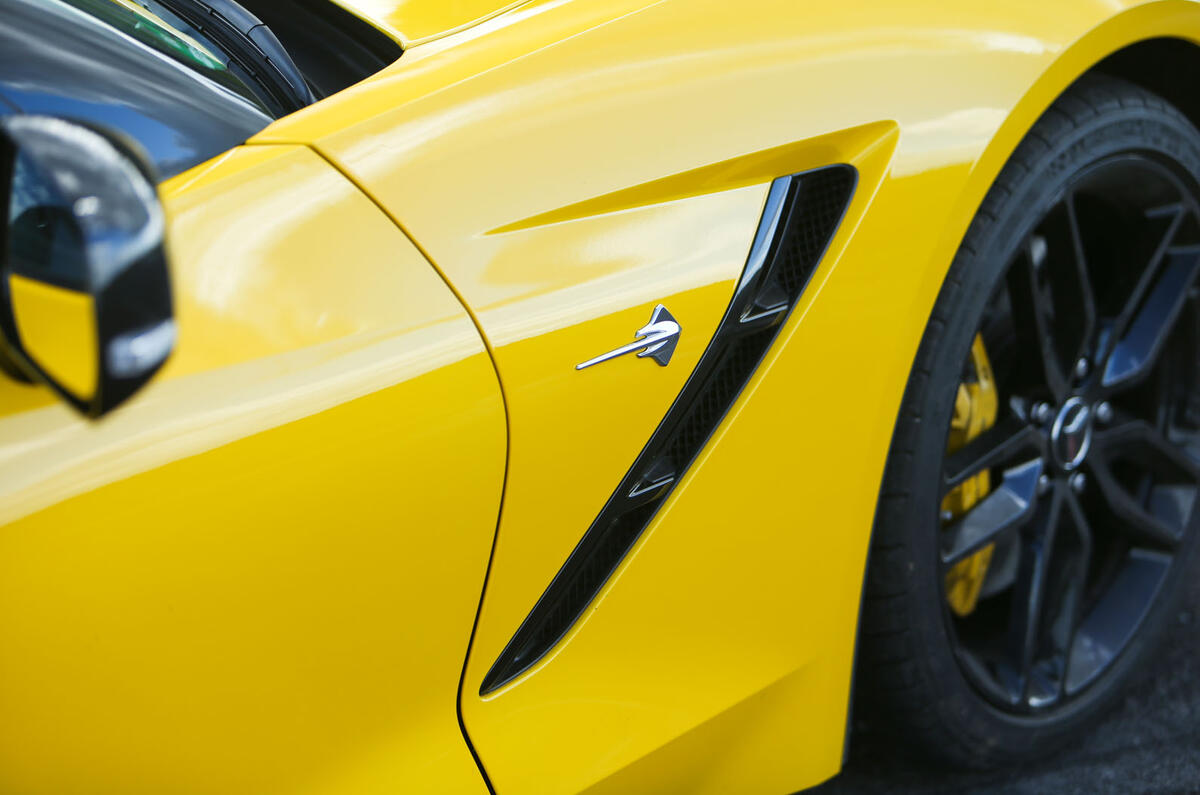Corvette C7 Stingray front wings